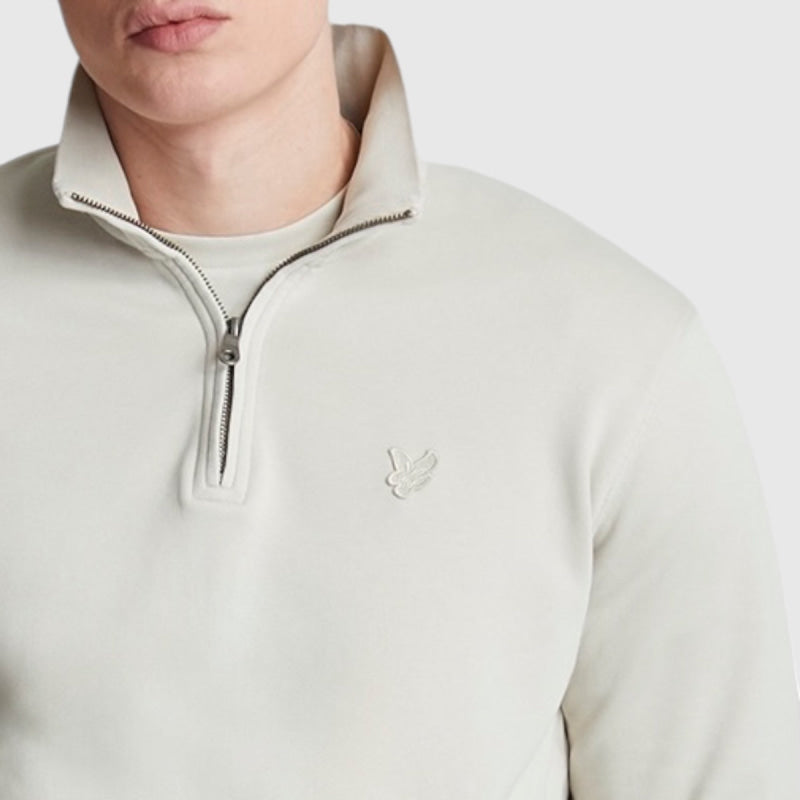 ML2022TON-W870 Lyle & Scott Tonal Eagle Quarter Zip Sweat